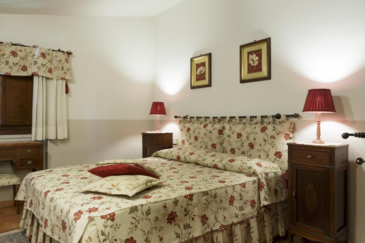 Bosco D'Olmi Country House Bed & Breakfast Sant'Andrea del Garigliano Bagian luar foto